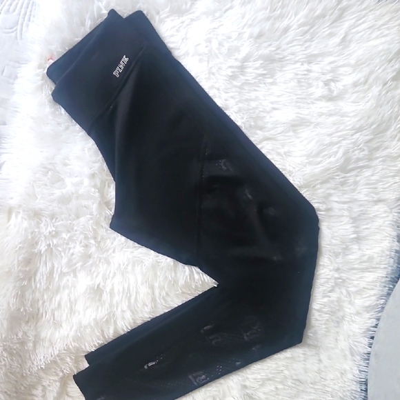 PINK VICTORIA SECRET ..Black Leggings Full-Length Athletic Wear, SIZE S/P - Picture 1 of 6